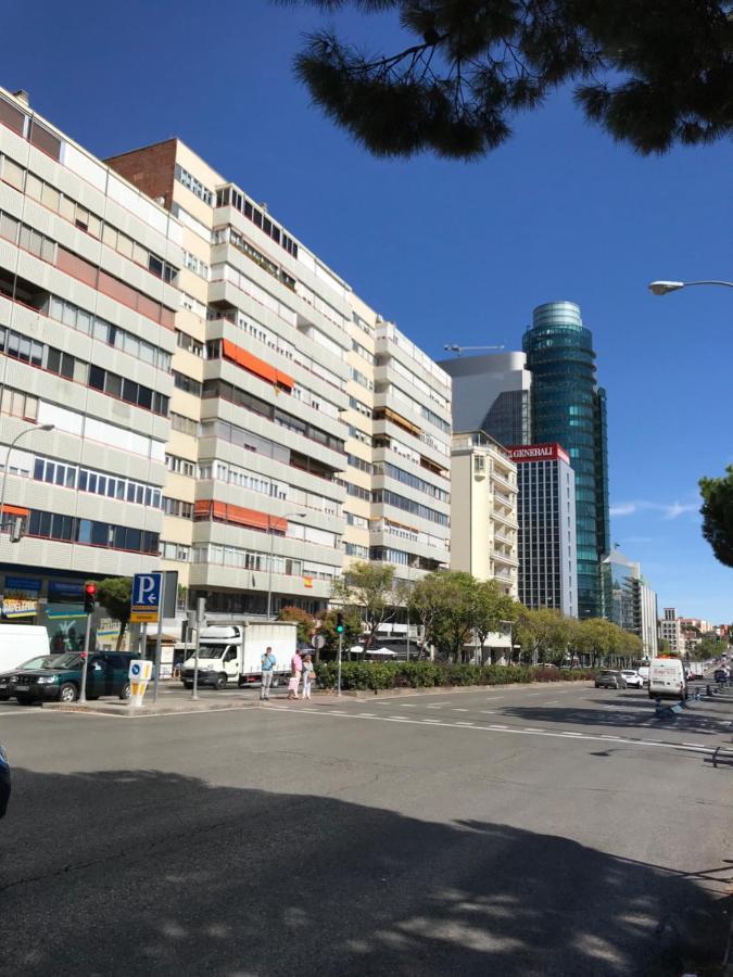 Cerca Santiago Bernabeu - Apartamento Torre Picasso Madrid Exteriér fotografie